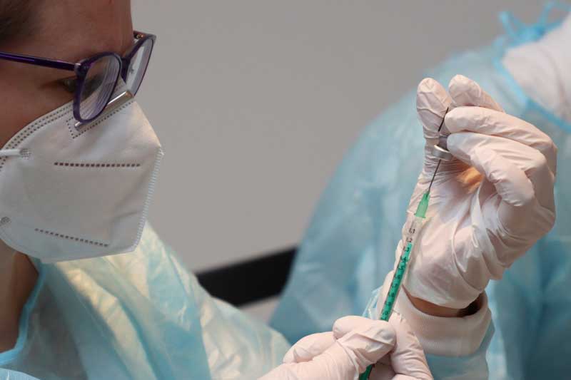 Los notarios piden ser vacunados por realizar una función «esencial»